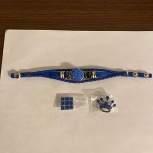 NWOT Blue “snap” Bracelet with 3 snaps